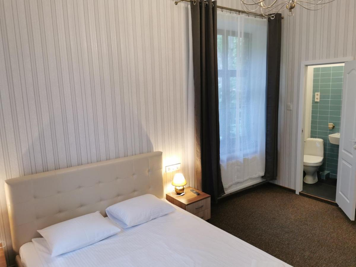 Hotel Karklu Muiza Єлгава Екстер'єр фото